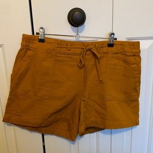 Mustard orange cargo short 4” inseam Old Navy Sz Large